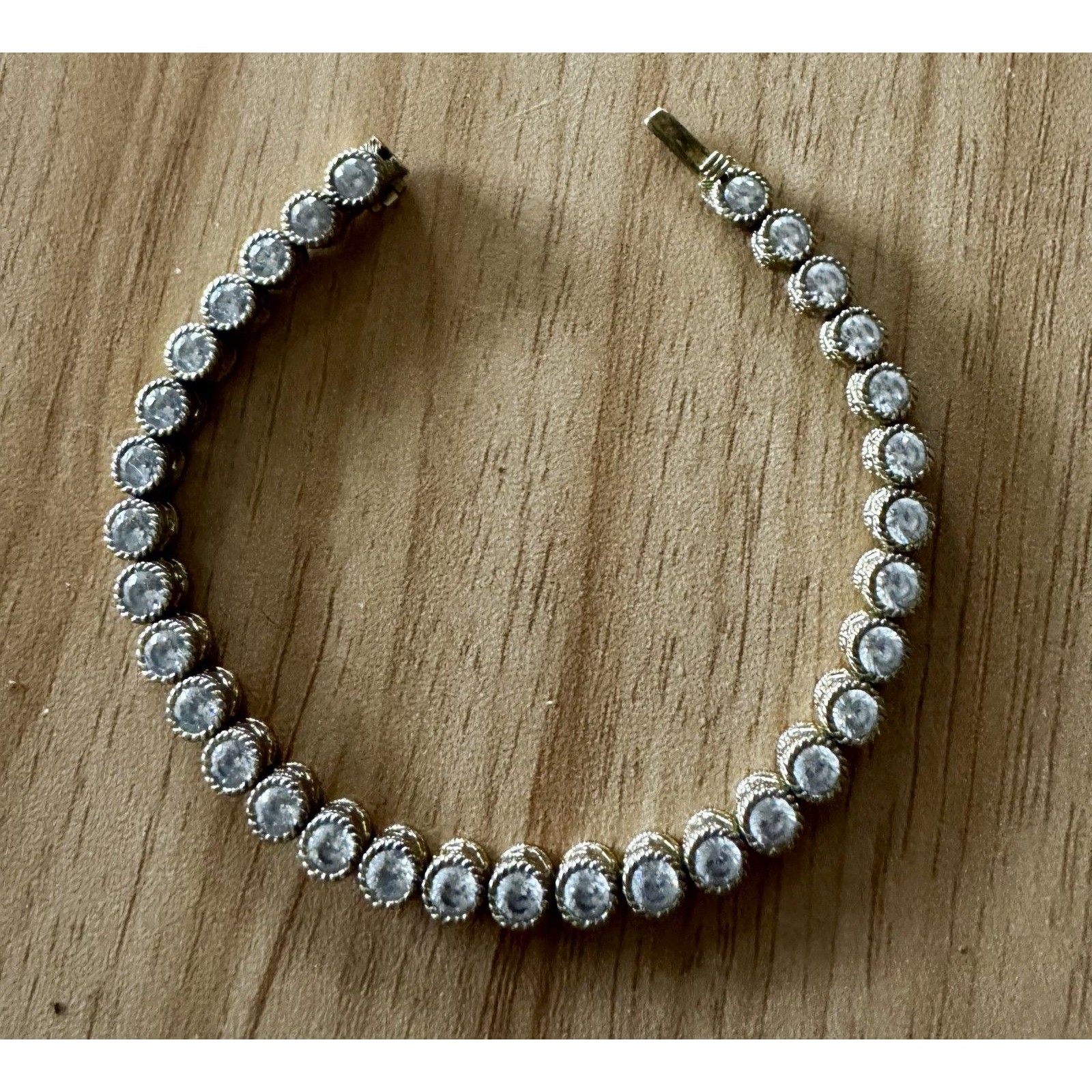 Gorgeous Judith Ripka 14k Gold Clad Sterlingtennis 7.5" Bracelet